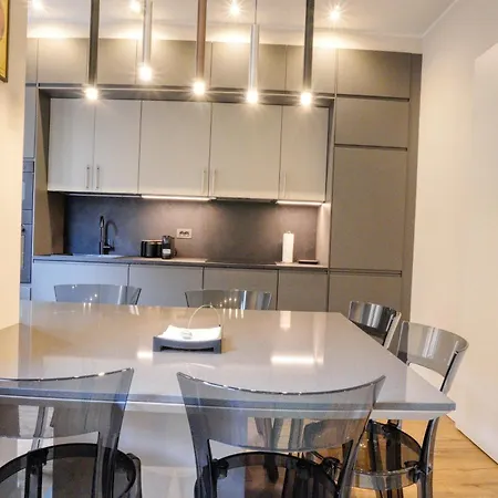 Darsena Contemporary - Spacious 2br A Few Steps From Centre *